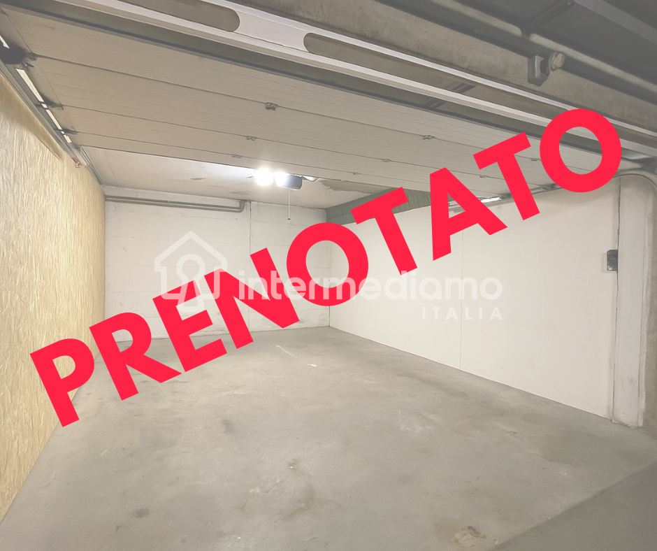 IN VENDITA GARAGE DOPPIO